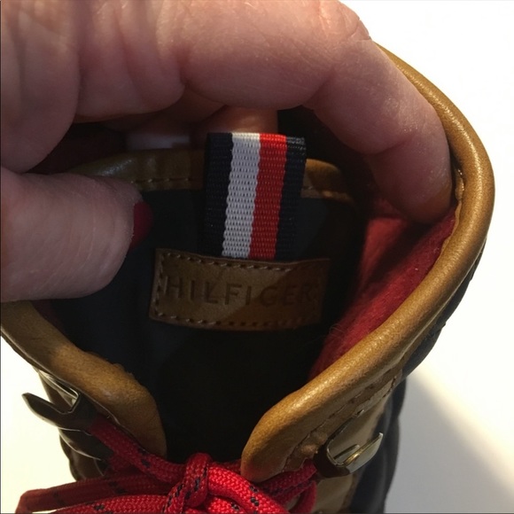 Tommy Hilfiger duck boots - Picture 4 of 5